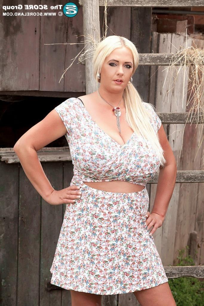 16P Farmer Girl Showing off Her Huge Melons