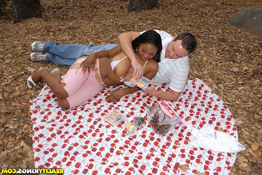 20P Romeo couldn't believe his eyes when he saw Layllani's breasts and he wanted to 