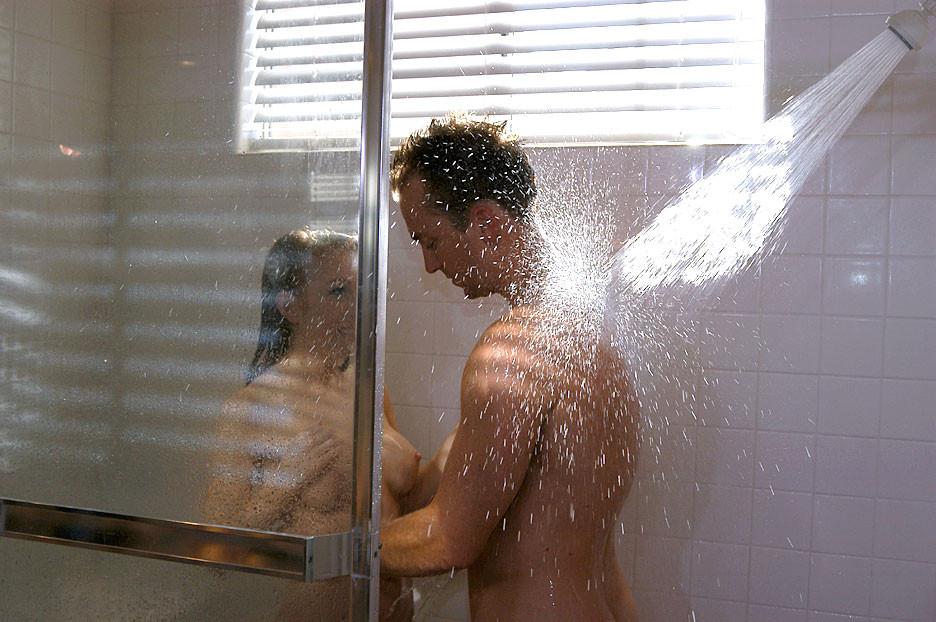 16P Ryan get a suprise under his shower a hot nice girl