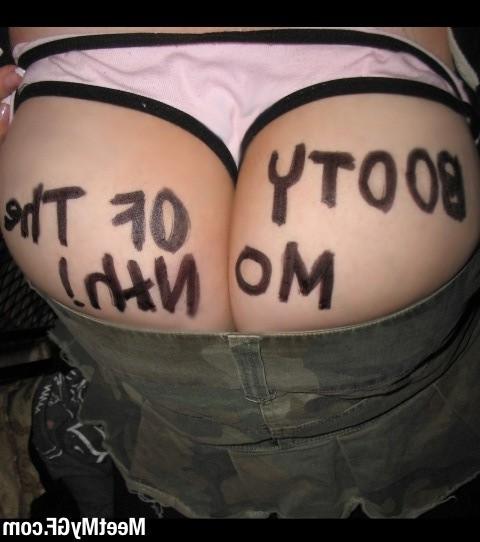 16P Hot busty teen flashes huge natural tits