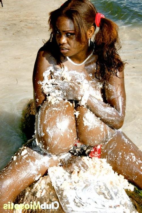 16P Horny ebony with the biggest natural tits in a chocolaty mess