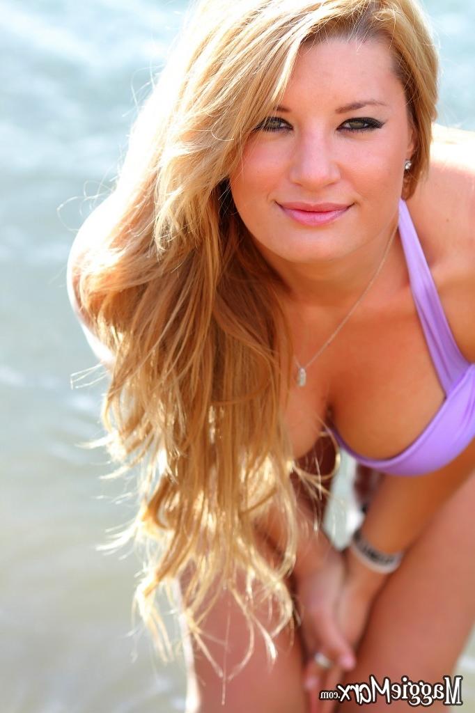 15P Teen tease Maggie in bikini