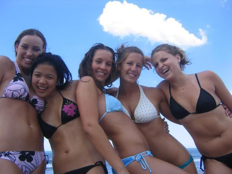 12P Girls in tiny panties sunbathing under the hot sun