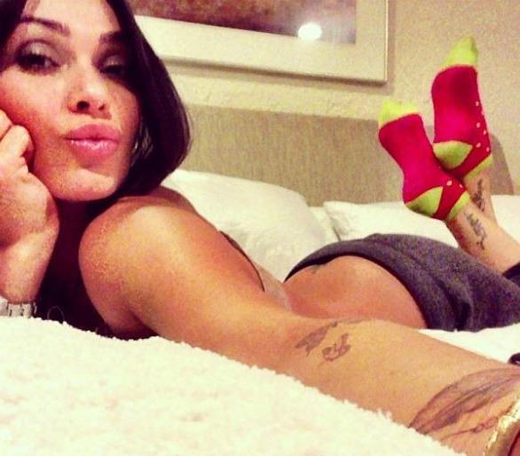 10P Hot sexy Photos of popular Celebrity Jasmine Waltz