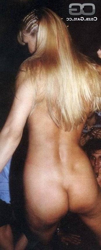15P Eva Henger Showing Off Her Perfect Boobs And Hot Body