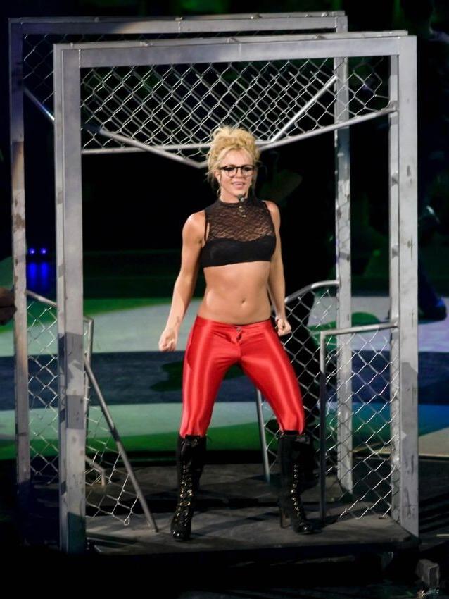 15P Britney Spears in shape again showing her incredible body