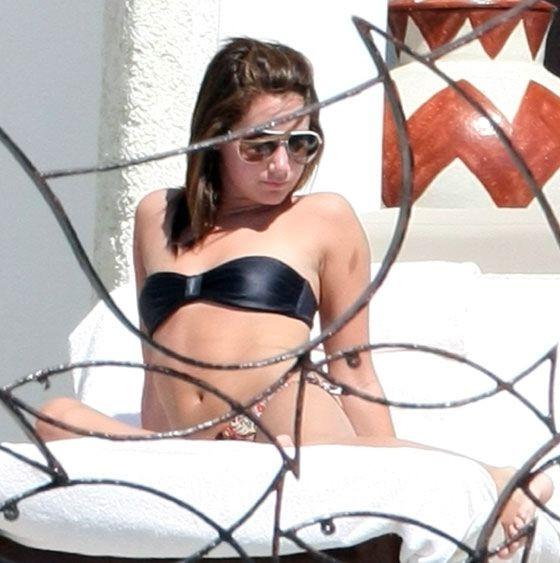 16P Young celeb Ashley Tisdale
