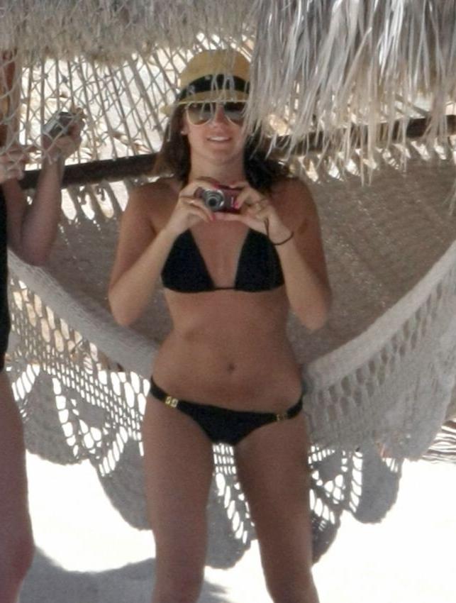 16P Young celeb Ashley Tisdale
