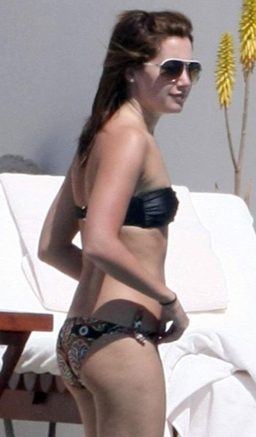 16P Young celeb Ashley Tisdale