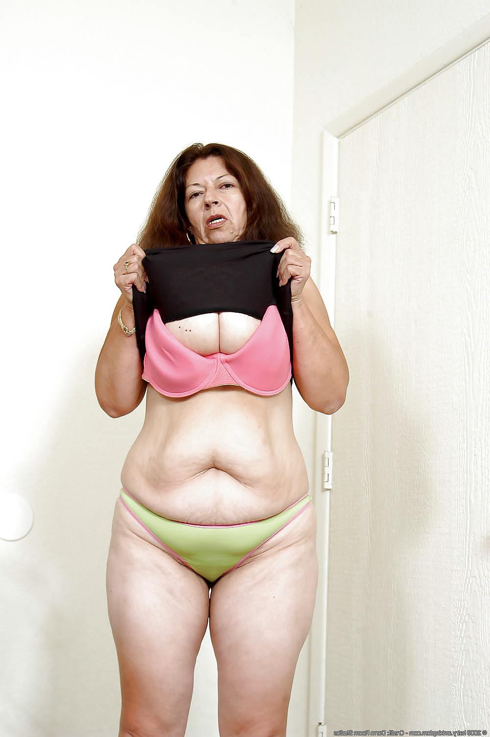 22P Hot Latin Gilf 
