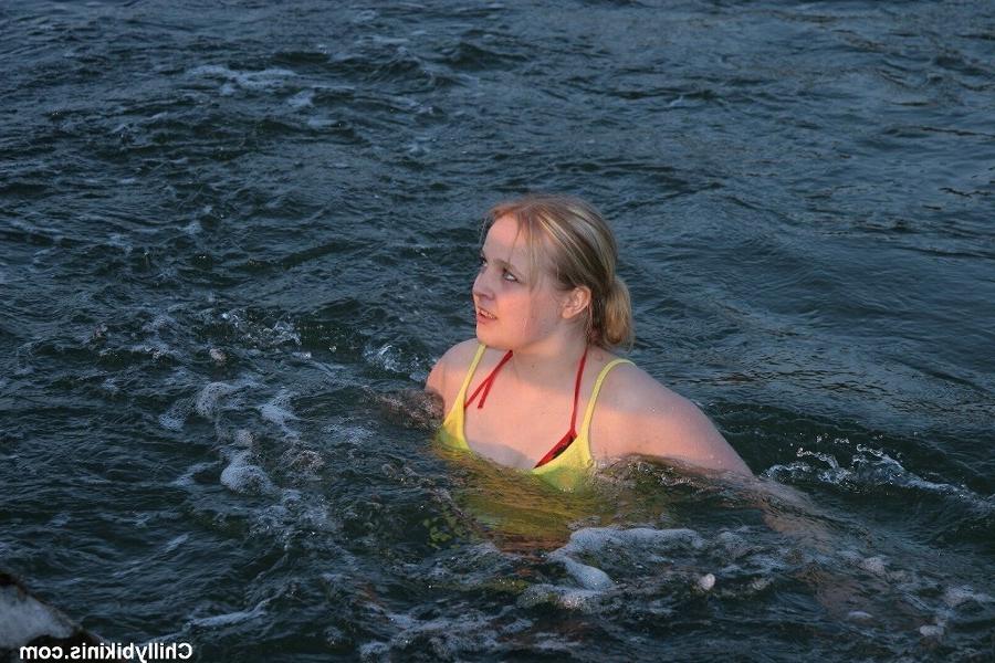 15P Bikini babe goes ice swimming with clothes on
