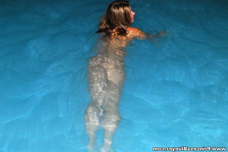 15P Naughty blonde with blue eyes in pink bikini night swimming