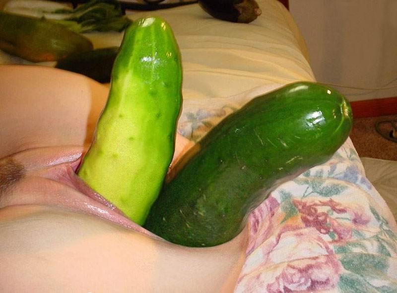 16P extreme pussy and anal insertions