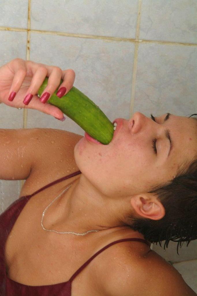 15P teen fucking herself with a cucumber
