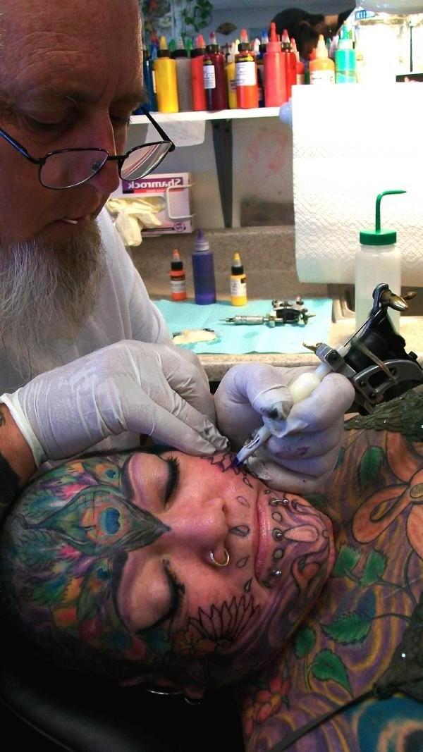 14P Extreme tattoo and piercing