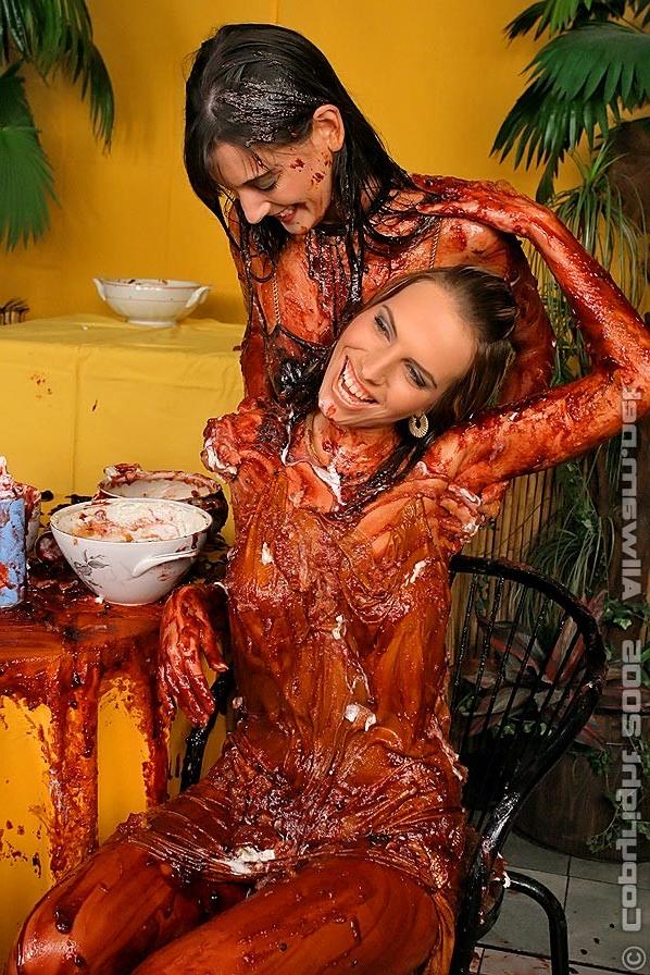 15P Lesbian babes getting covered in messy chocolate sundaes