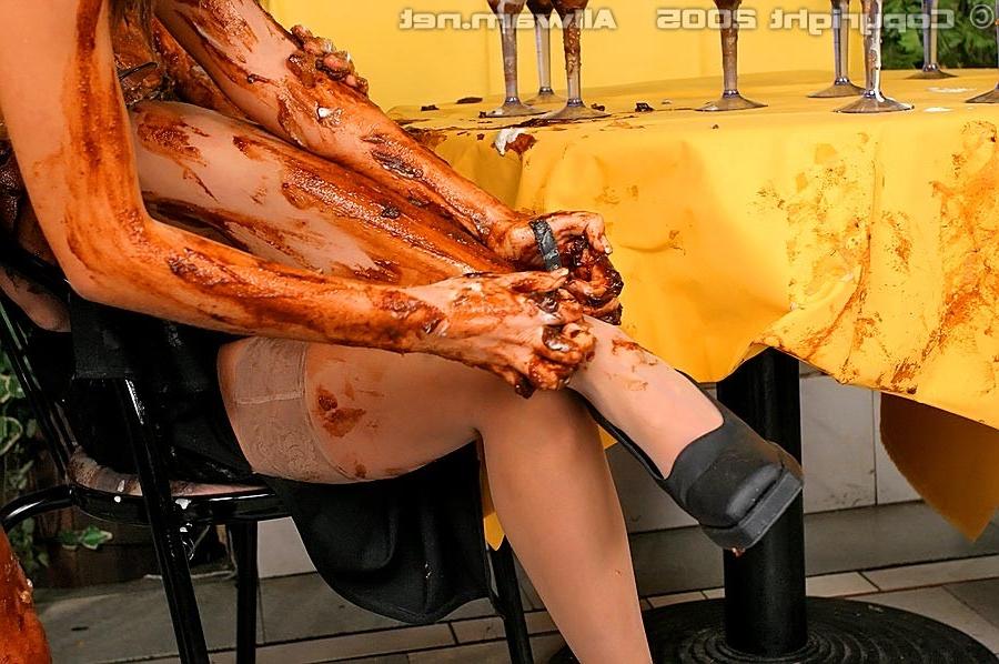 15P Lesbian babes getting covered in messy chocolate sundaes