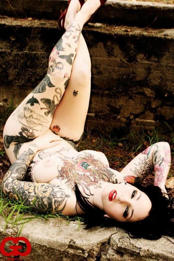 12P Extreme tattoo and piercing