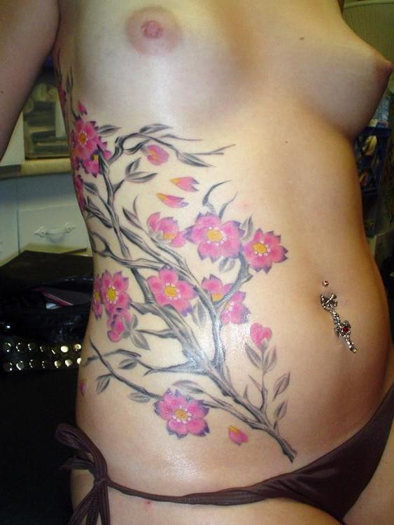 11P Extreme tattoo and piercing