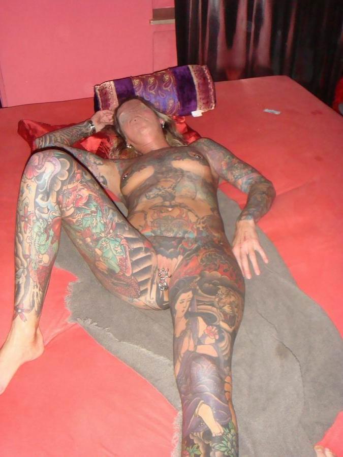 15P Extremes Tattoo und Piercin