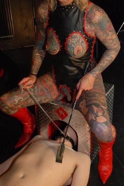 15P Extremes Tattoo und Piercin