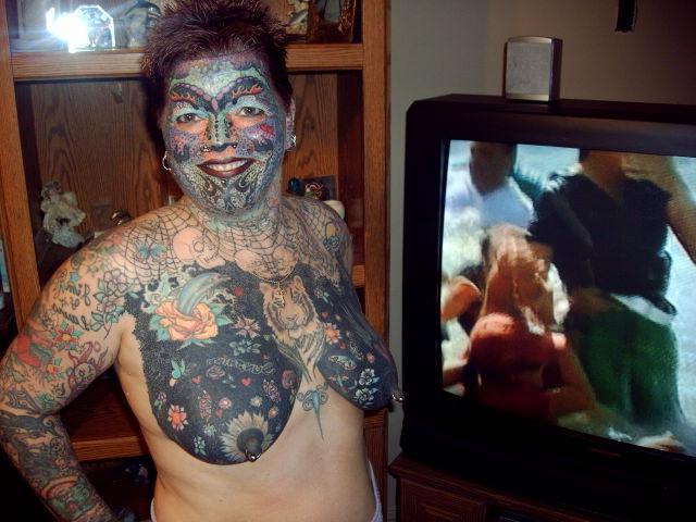 14P Extreme tattoo and piercing
