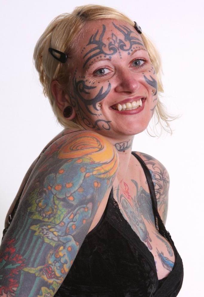 15P Extreme tattoo and piercing