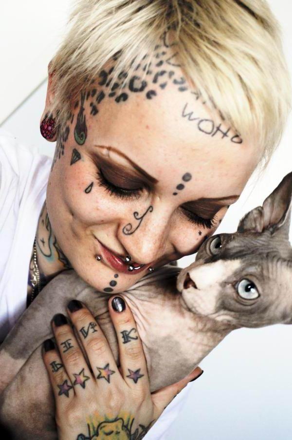 15P Extreme tattoo and piercing