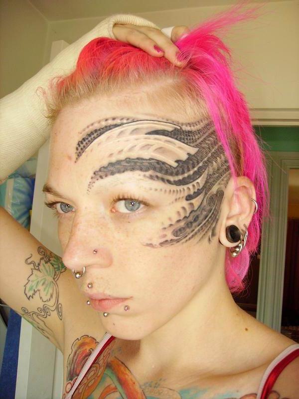 15P Extreme tattoo and piercing