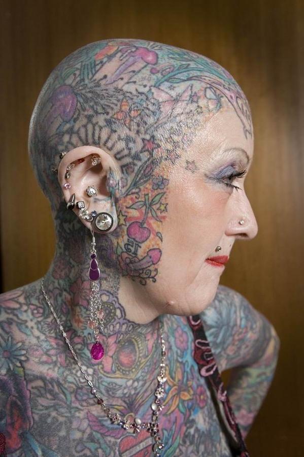 15P Extreme tattoo and piercing