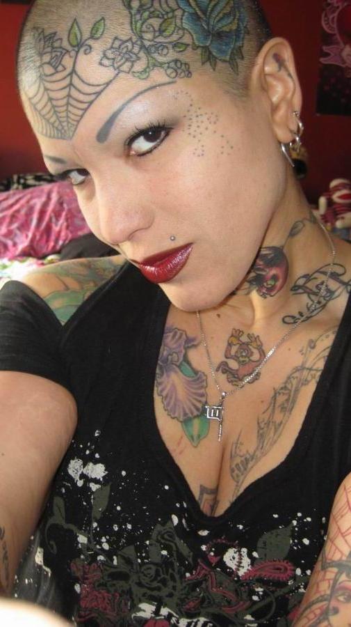 15P Extreme tattoo and piercing
