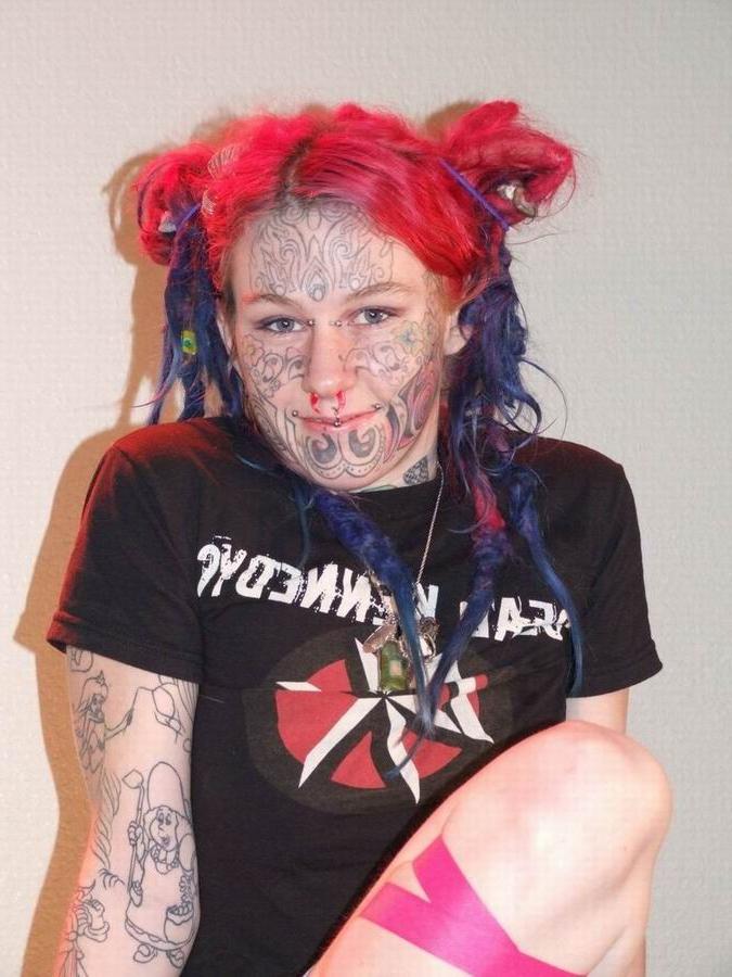 15P Extreme tattoo and piercing