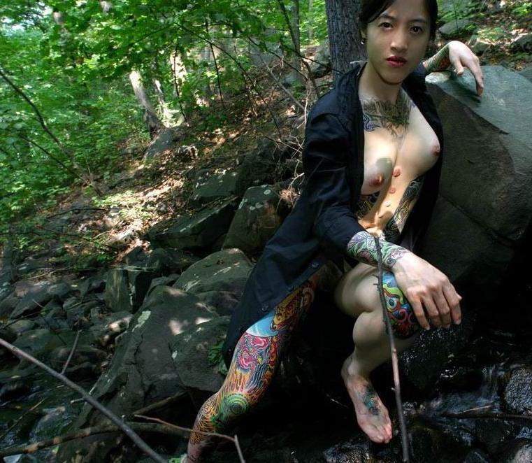 15P Extreme tattoo and piercing
