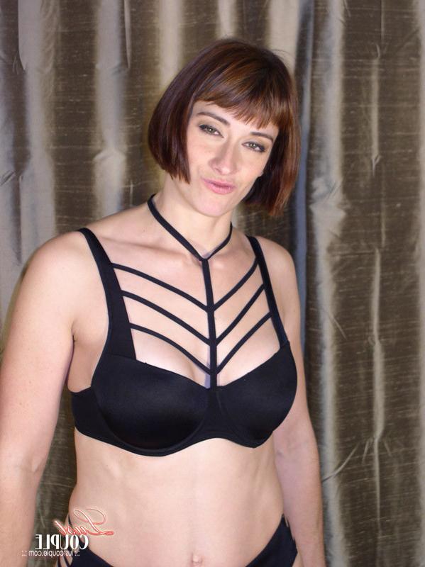 16P Hotwife dominating her submissive cuckold