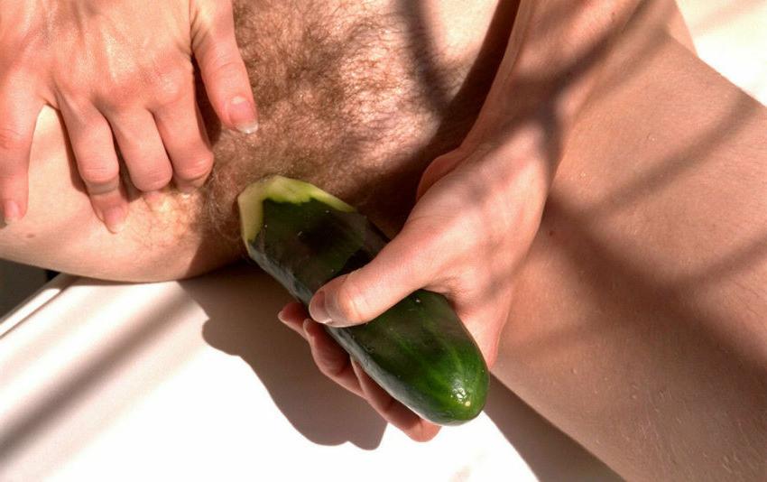 20P Cute teen stuffing massive cucumber