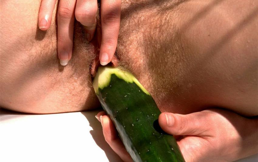 20P Cute teen stuffing massive cucumber