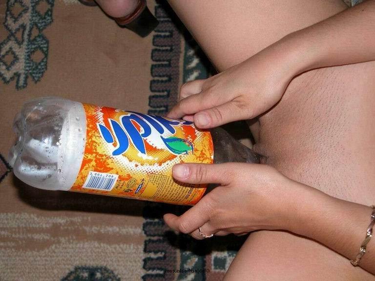 16P Masturbation with a big bottle
