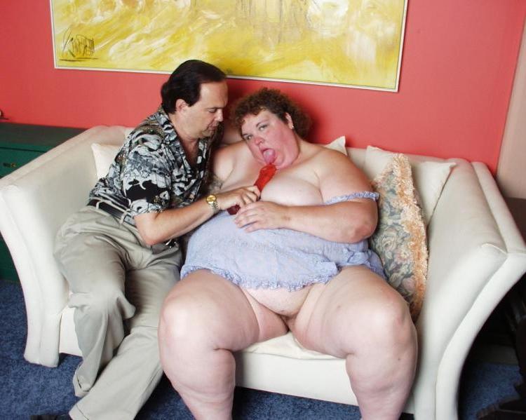 18P Big fat lady fucking her man and drinking his cum