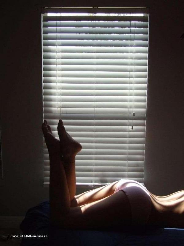 8P Collection of a black chick posing sexy for her boyfriend
