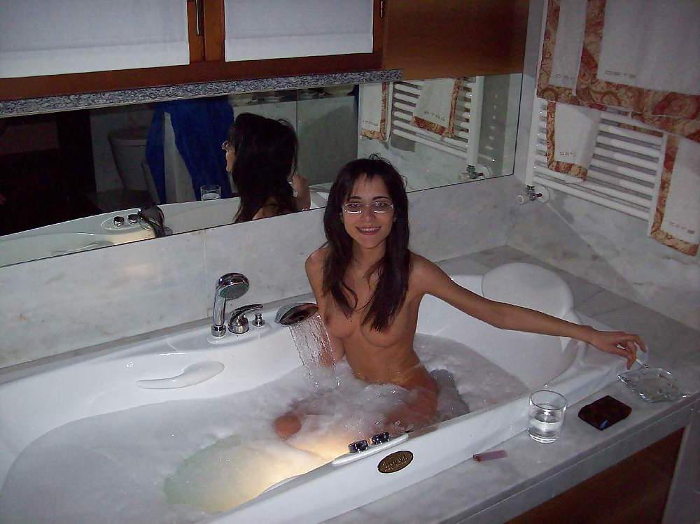 21P Hot italian brunette