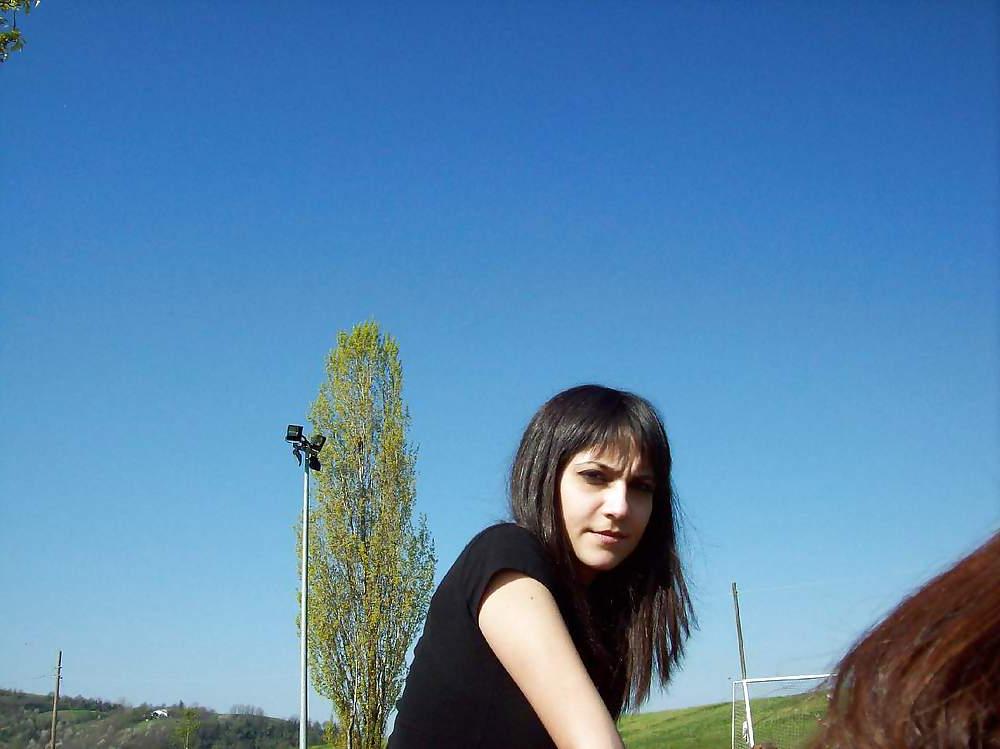 21P Hot italian brunette