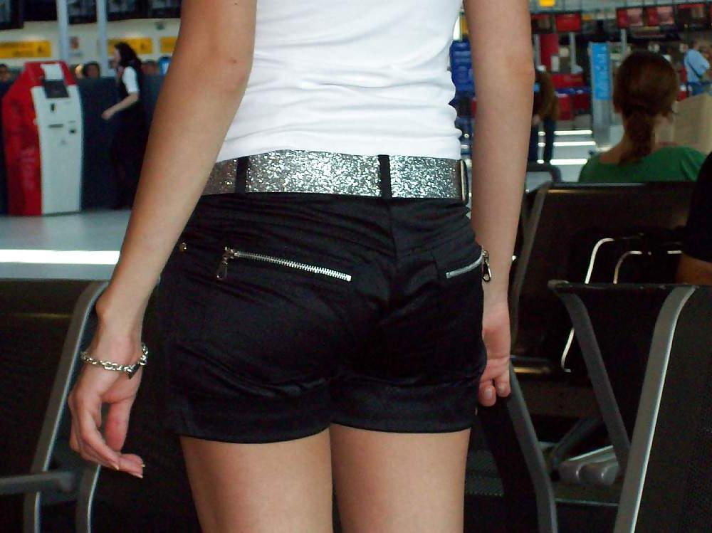 21P Hot italian brunette
