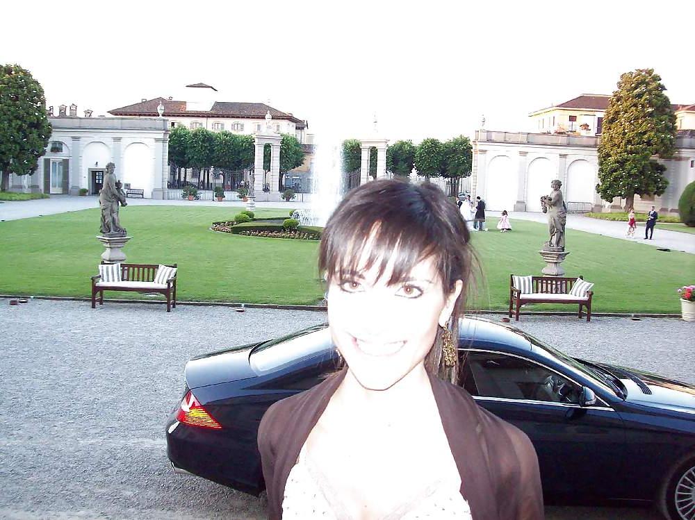 21P Hot italian brunette