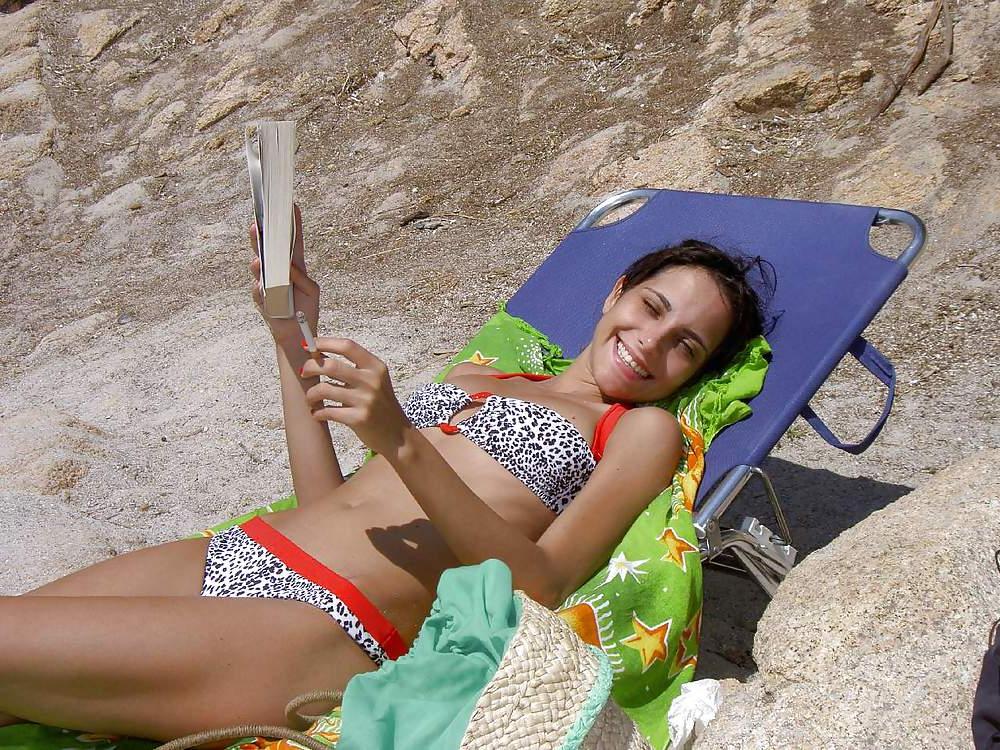 21P Hot italian brunette