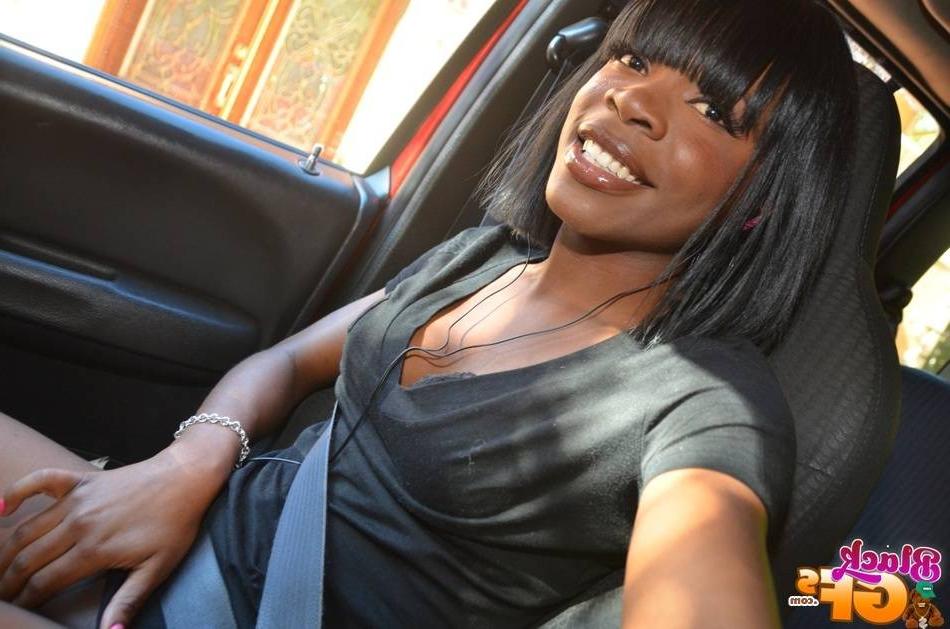 15P Wunderschönes Amateur-Ebenholzküken wird von ihrem Ex-Freund gefickt