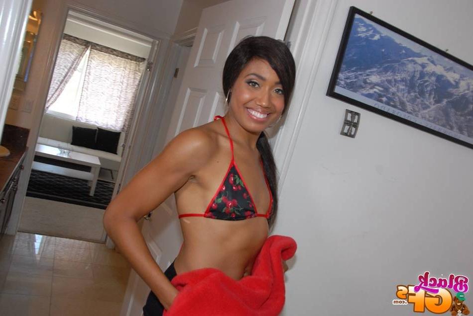 15P Tiny ebony with her boyfriend in home made fucking video