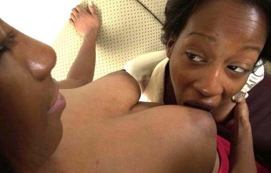 12P Ghetto dike babes love to lick