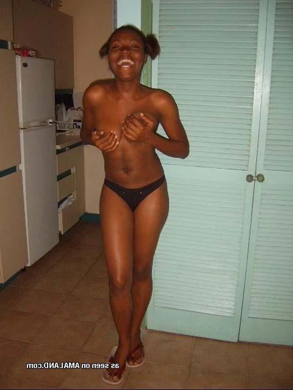 12P Ghetto darling spreading her long legs
