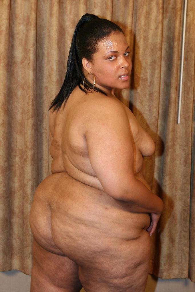 16P Cute ebony plumper Shyy spreading her thick thighs to take cock banging in her c