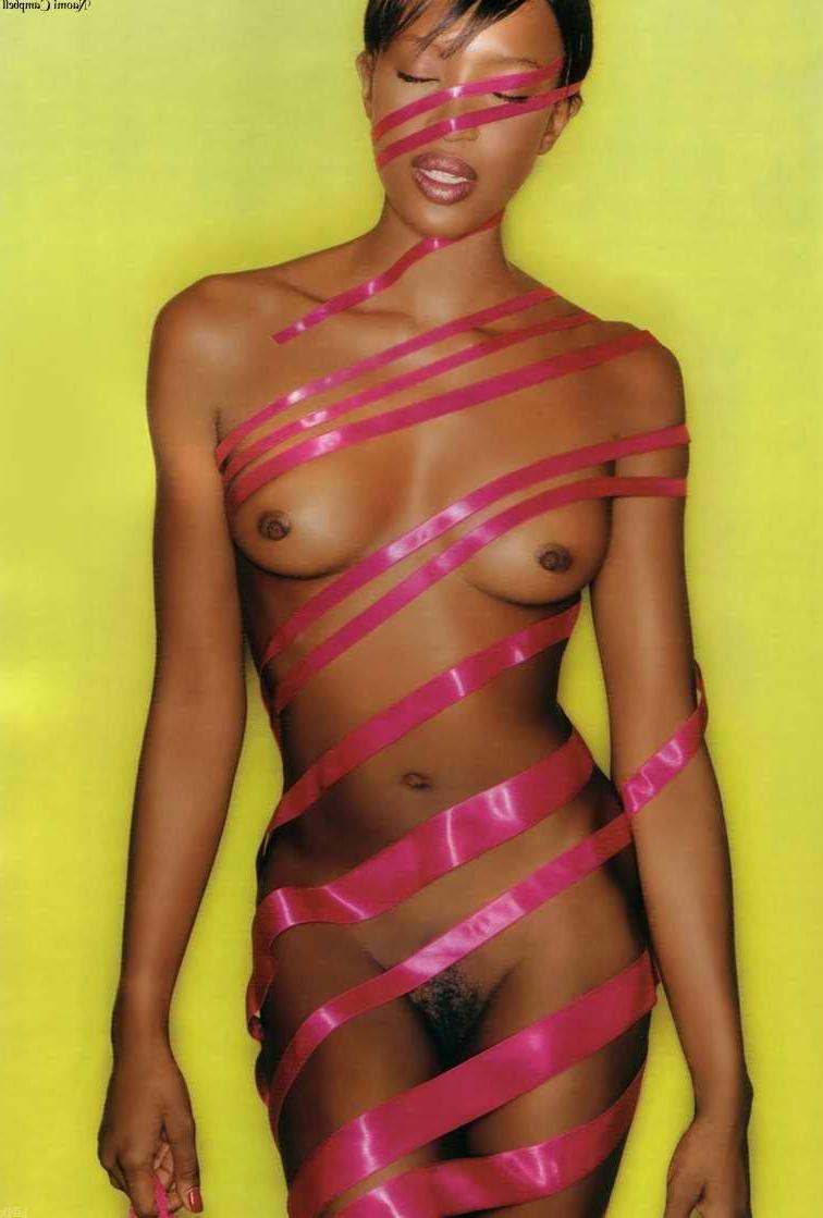 15P supermodel Naomi Campbell full frontal nudes